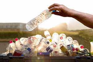Umweltverschmutzung durch Plastikflaschen